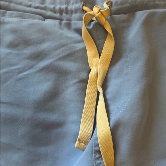 FIGS scrubs pants blue. Small
Drawstring with good pockets. - Picture 4 of 11